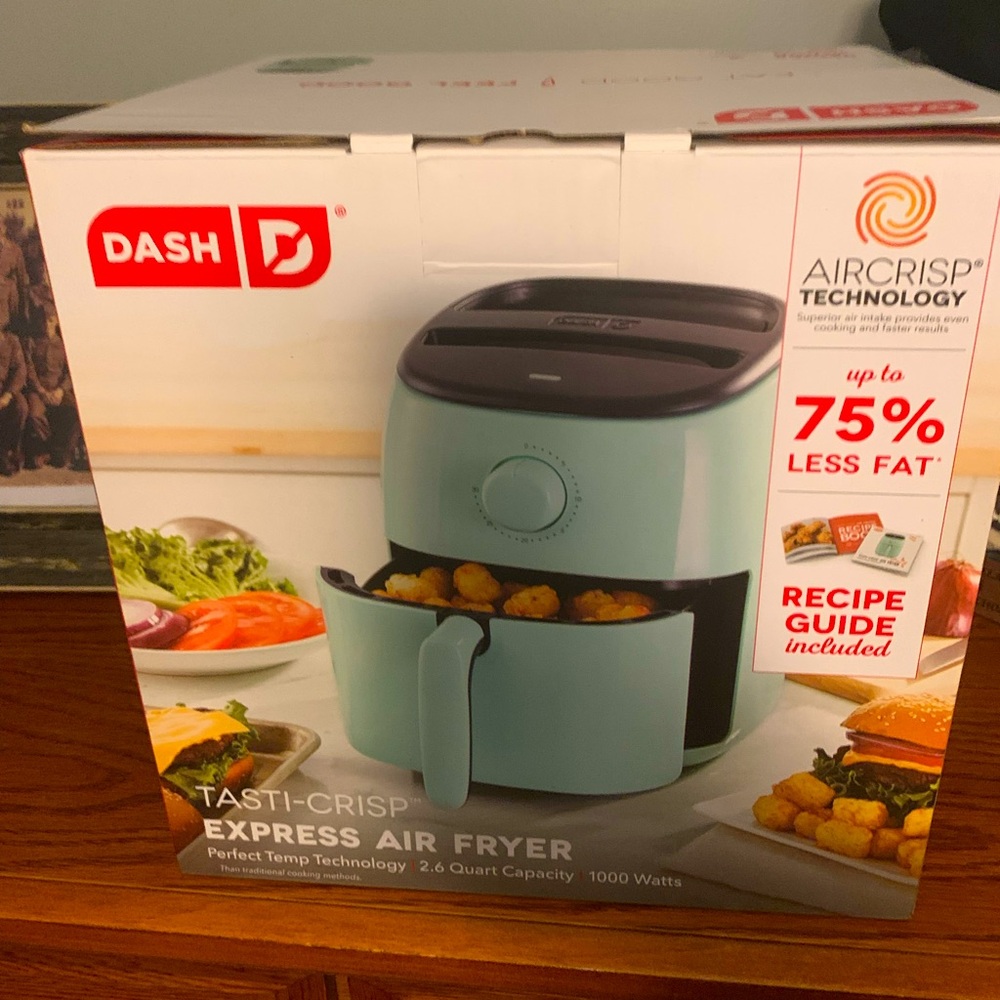 Brand New In Box Dash 2.6 QT Express Tasti Crisp Air Fryer